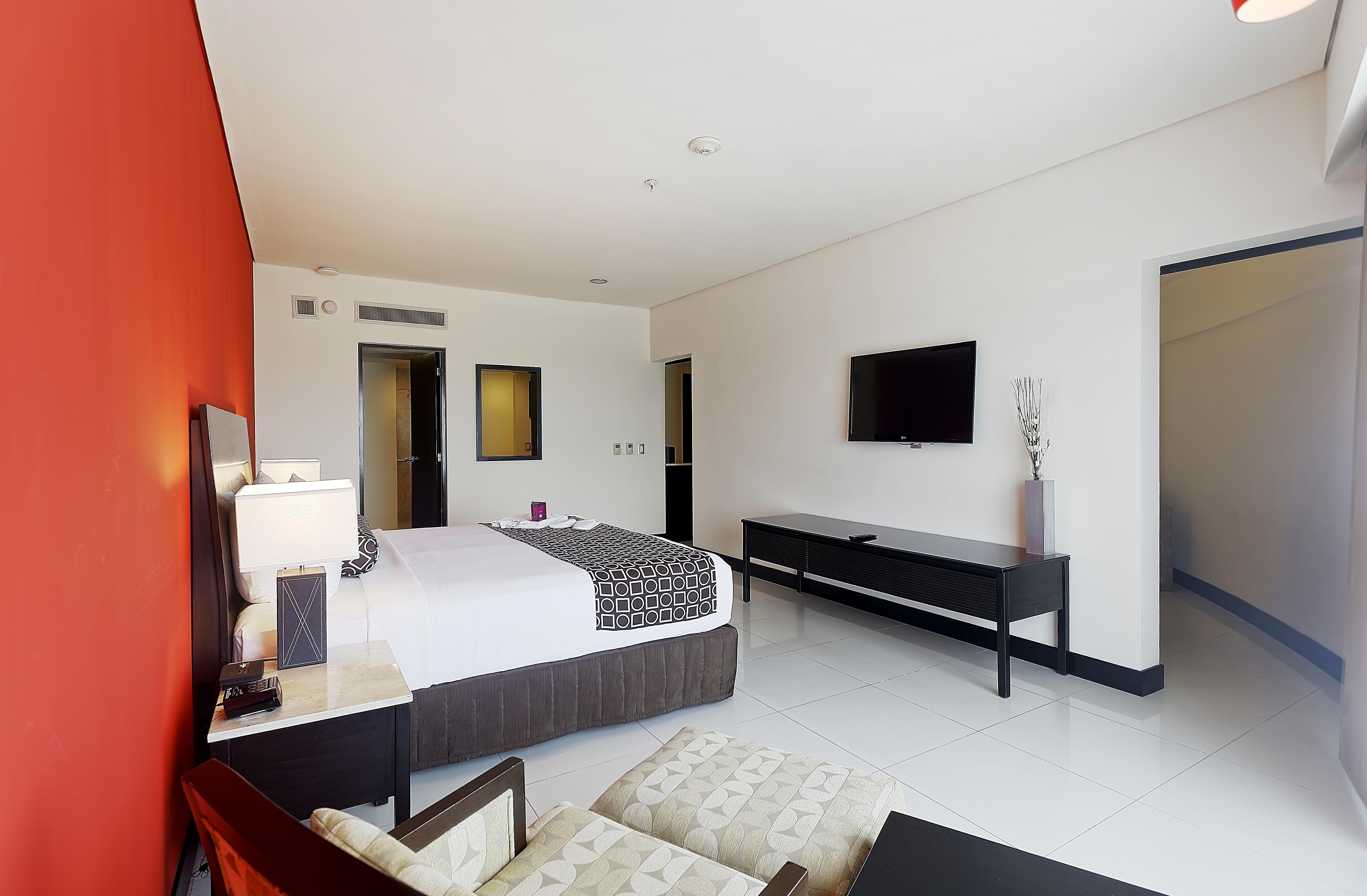 Crowne Plaza By Ihg Hotel 4*